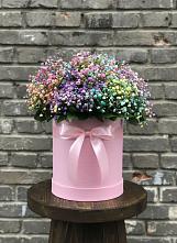 Цветочная композиция из Гипсофила и Розы в шляпной коробке #REPLACE_PRED# Венцах