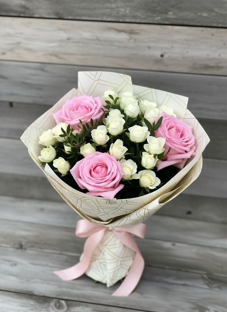 Букет цветов из: Розы в Венцах