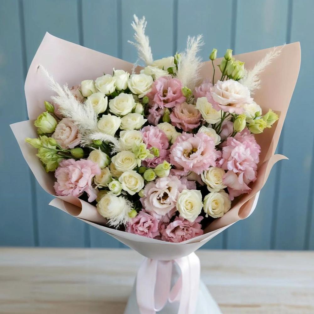 Букет цветов из: Альстромерии и Розы в Венцах