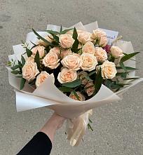 Букет Кремовые розы Латте в Венцах