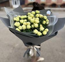Букет Белые кустовые розы Солинеро в Венцах