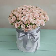 Цветочная композиция из Розы в шляпной коробке в Венцах