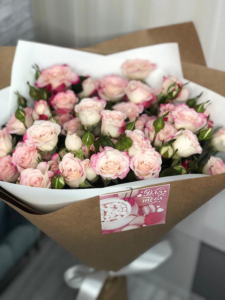 Букет цветов из: Розы в Венцах