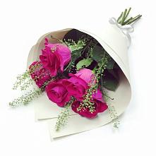Букет цветов из:  Розы в Венцах
