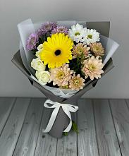 Букет цветов из:  Розы, Герберы и Хризантемы в Венцах
