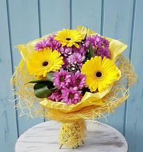 Букет цветов из:  Хризантемы и Герберы #REPLACE_PRED# Венцах