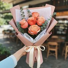 Букет цветов из:  Розы в Венцах