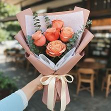 Букет цветов из:  Розы в Венцах