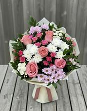 Букет цветов из:  Альстромерии, Гвоздики, Розы и Хризантемы #REPLACE_PRED# Венцах