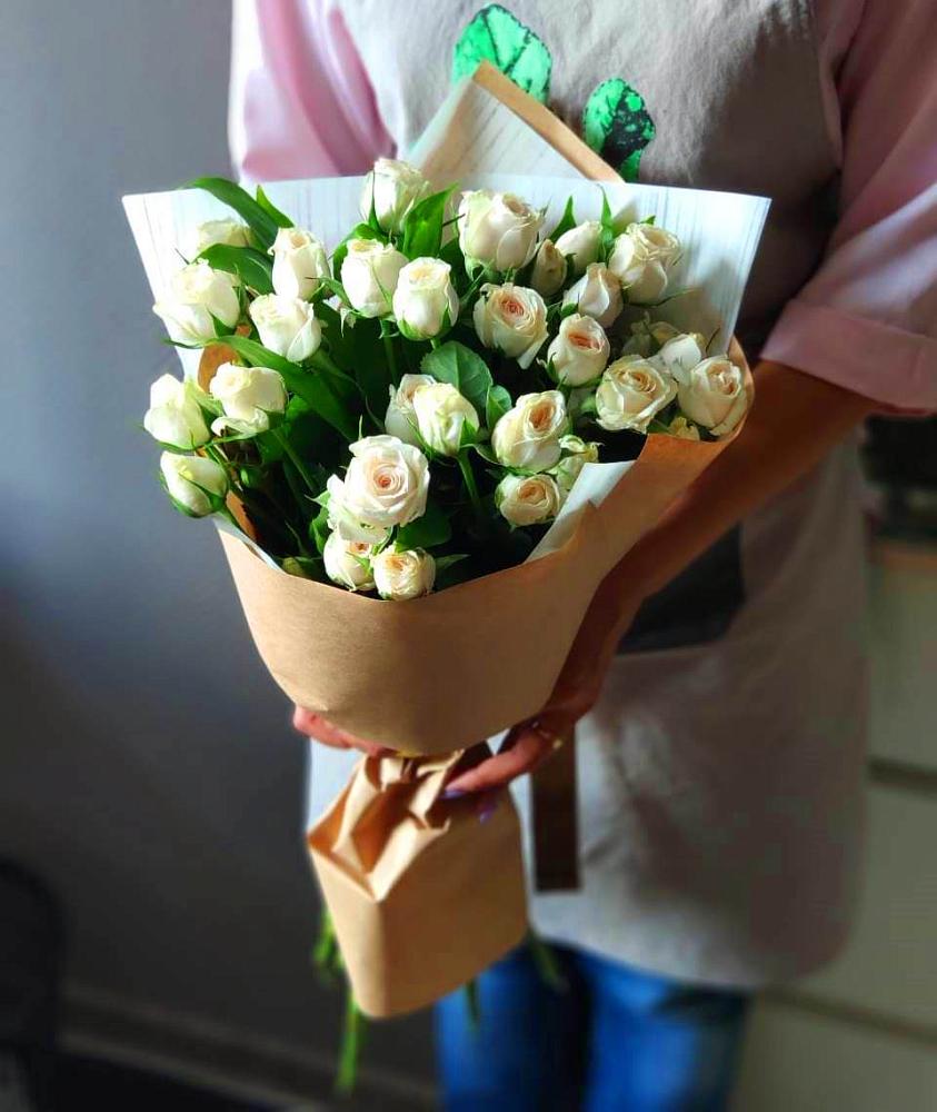Букет цветов из: Розы в Венцах