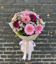 Букет цветов из:  Герберы и Хризантемы в Венцах