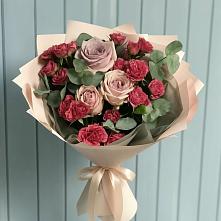 Букет цветов из:  Гвоздики и Розы #REPLACE_PRED# Венцах