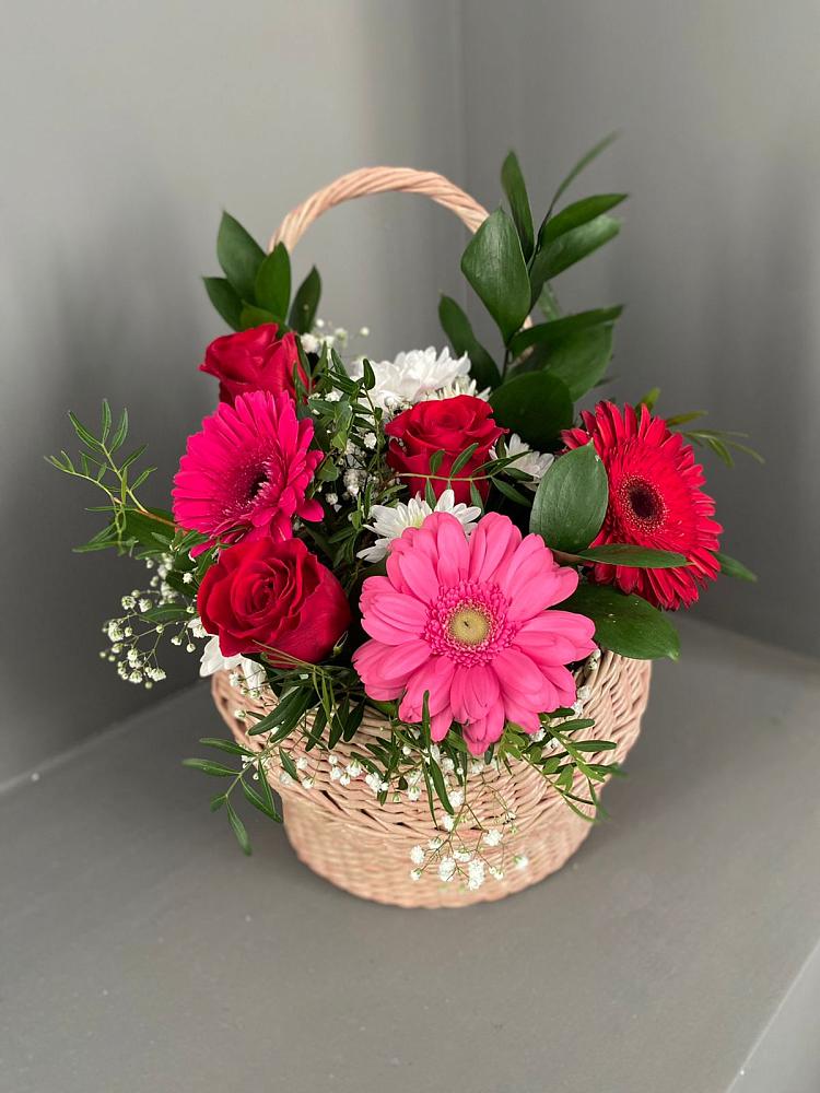 Цветочная композиция из Розы, Хризантемы и Герберы в корзине в Венцах