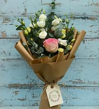 Букет цветов из:  Розы и Лизиантусы #REPLACE_PRED# Венцах