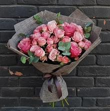 Букет цветов из:  Розы в Венцах