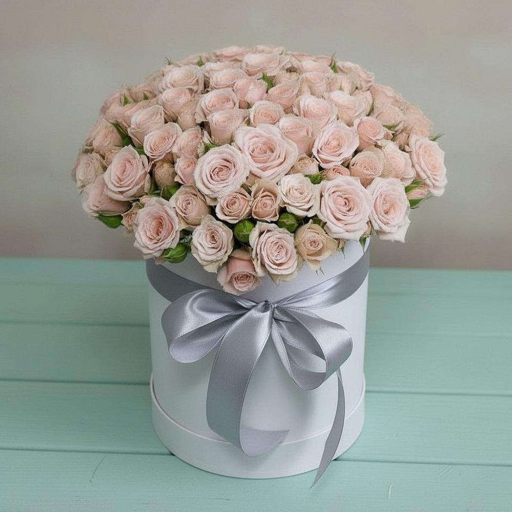 Цветочная композиция из Розы в шляпной коробке в Венцах